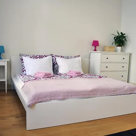 Nubis 1bdr Or 2bdr And 2 Bathrooms プラハ