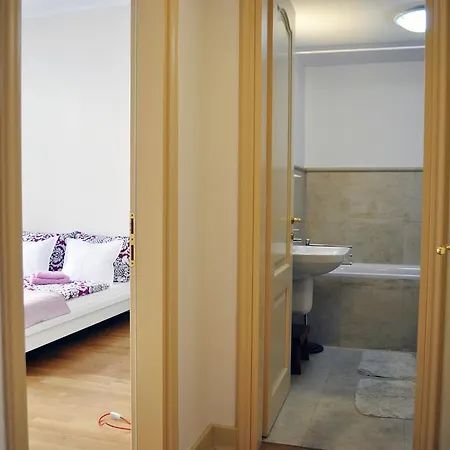 Nubis 1bdr Or 2bdr And 2 Bathrooms アパート プラハ