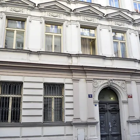 Nubis 1bdr Or 2bdr And 2 Bathrooms * Prague