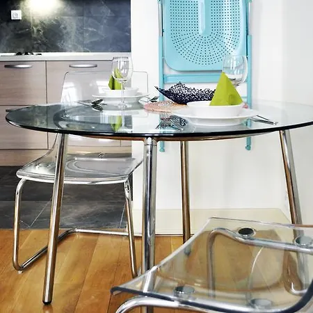 Nubis 1bdr Or 2bdr And 2 Bathrooms * Praga